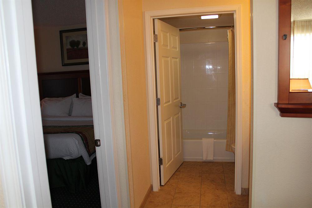 Towneplace Suites By Marriott Clinton At Joint Base Andrews Exterior foto
