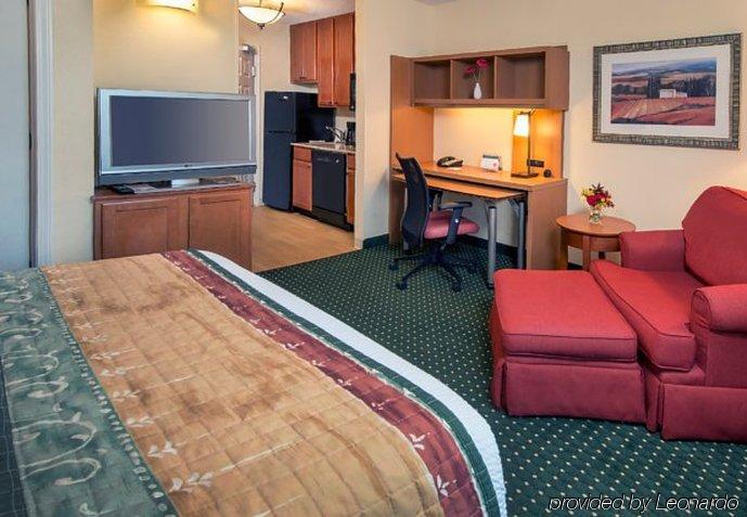 Towneplace Suites By Marriott Clinton At Joint Base Andrews Exterior foto